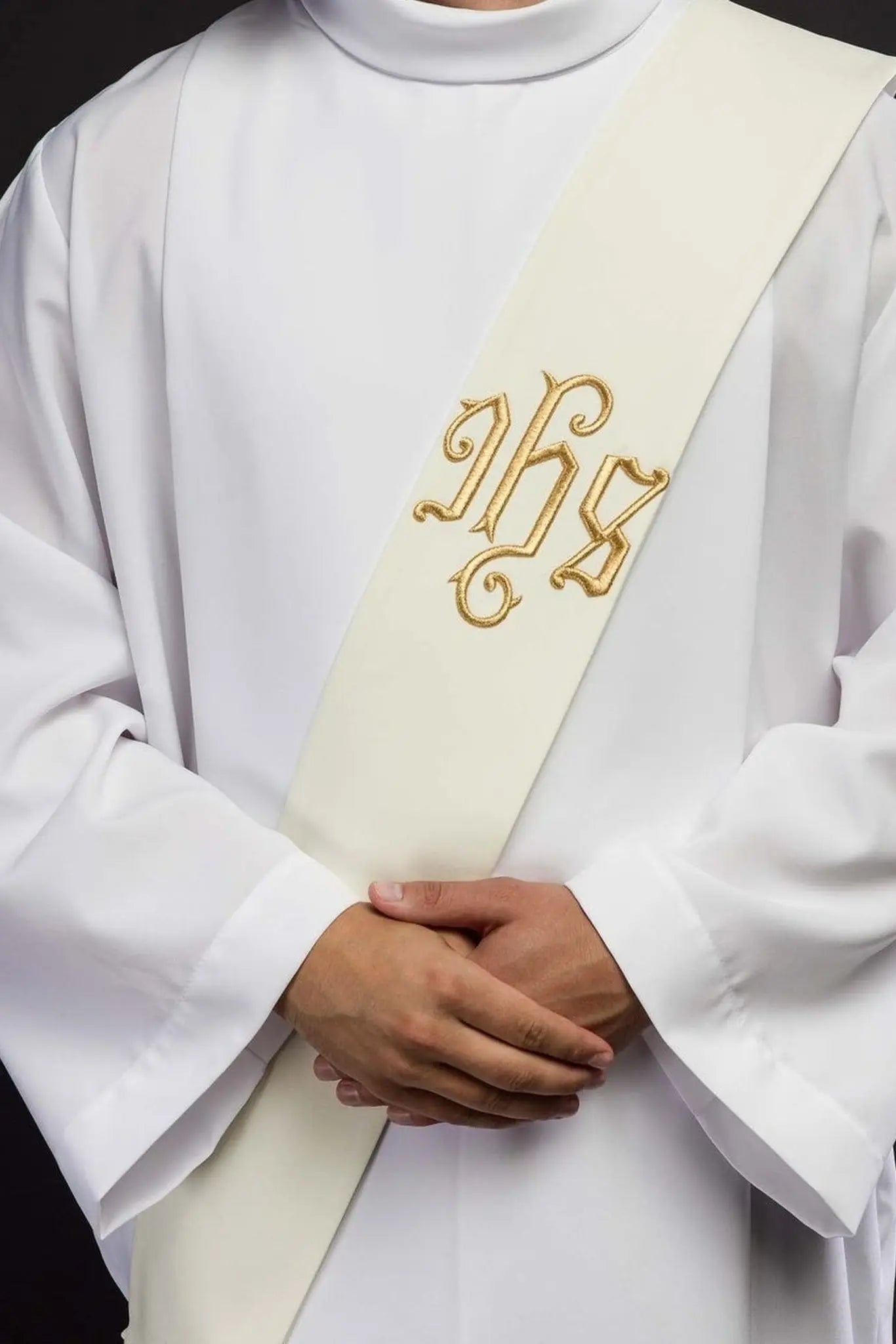 Estola diaconal IHS