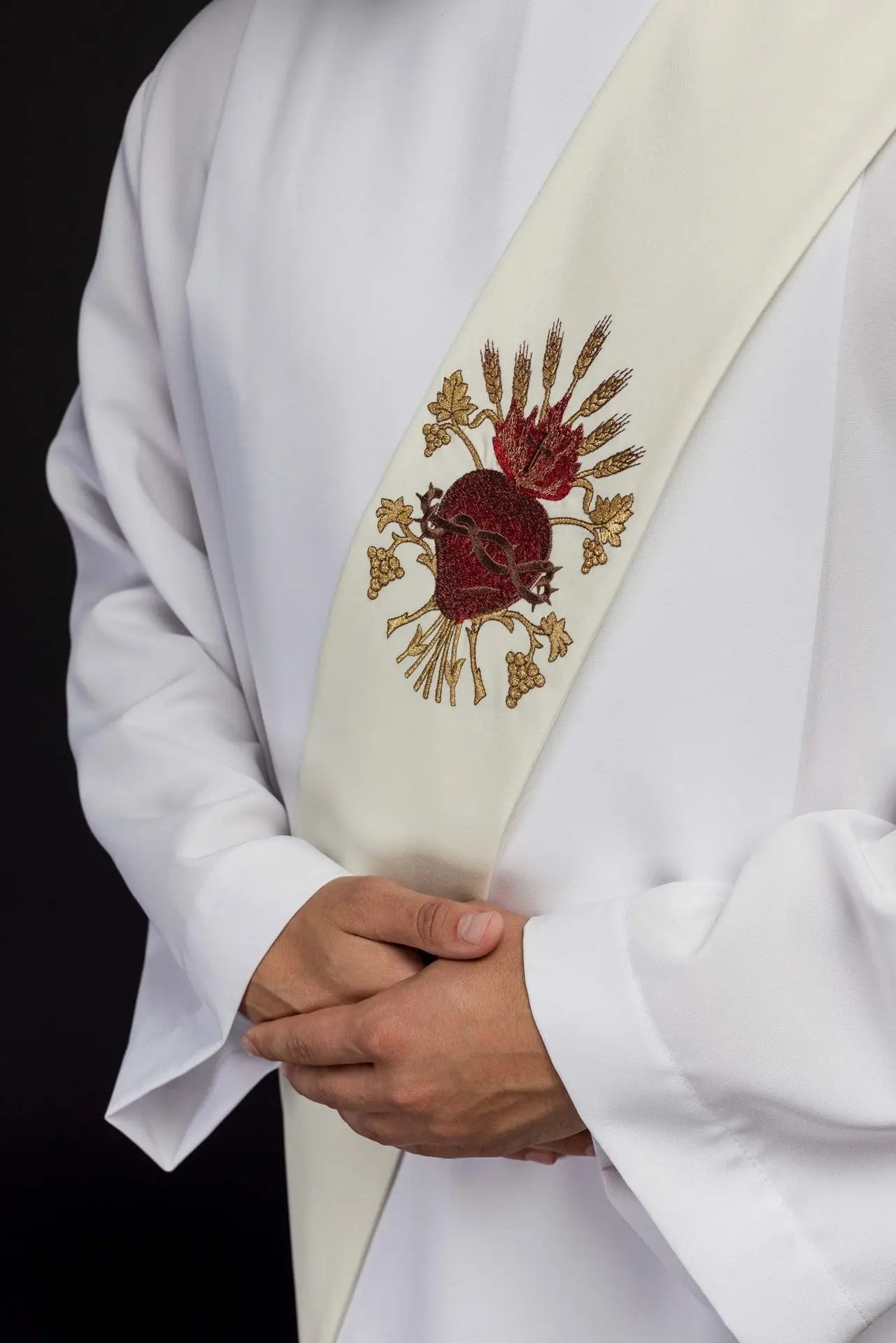 Estola diaconal con bordado del Corazón de Jesús