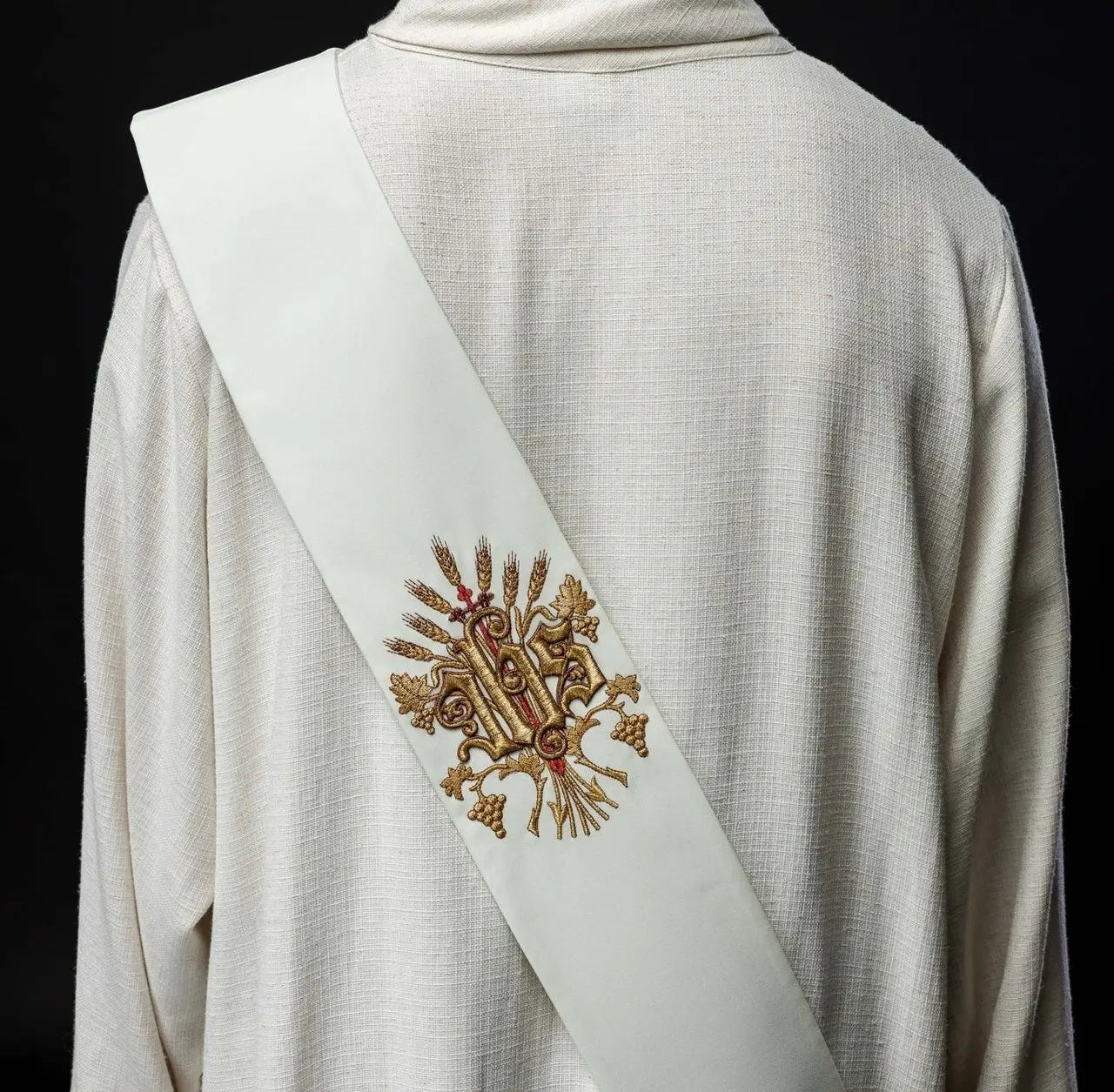 Estola diaconal con motivo de uvas y cruz