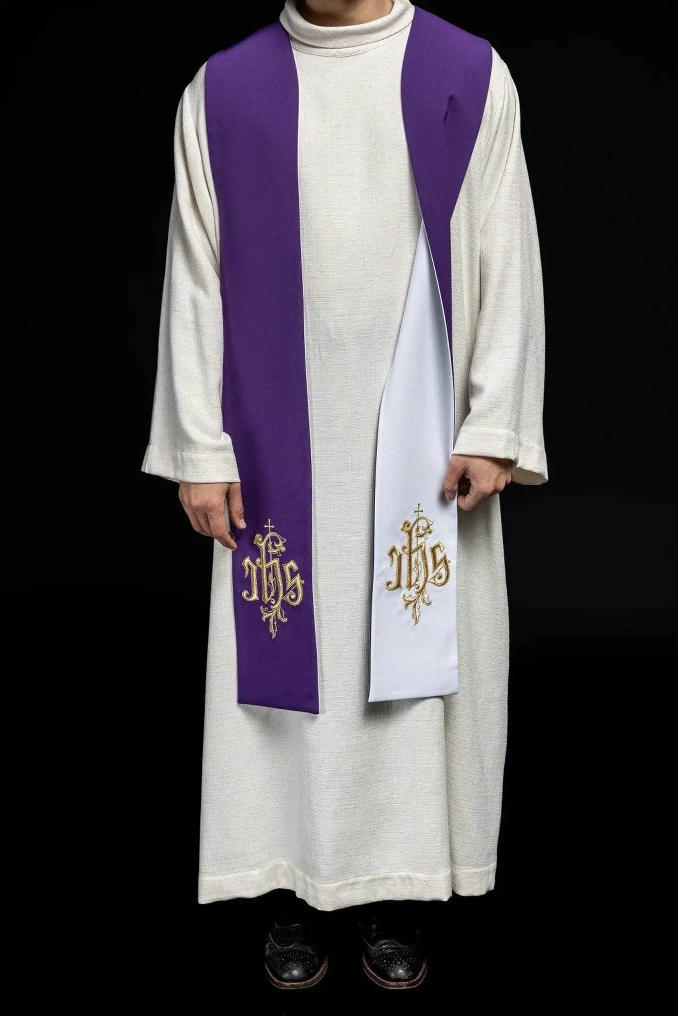 Estola bordada reversible IHS púrpura y blanca