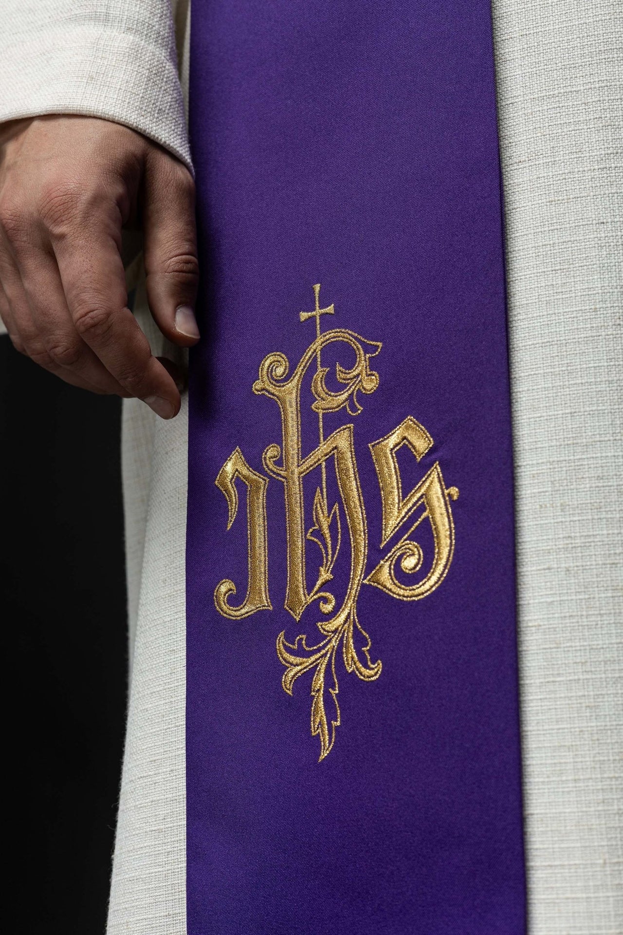 Stuła haftowana IHS