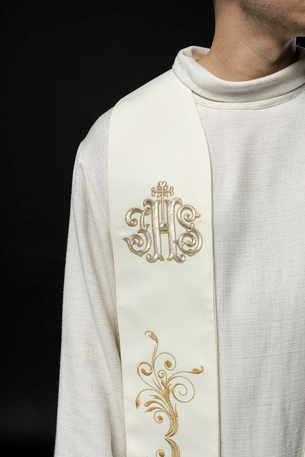 Stuła haftowana zdobiona IHS ecru