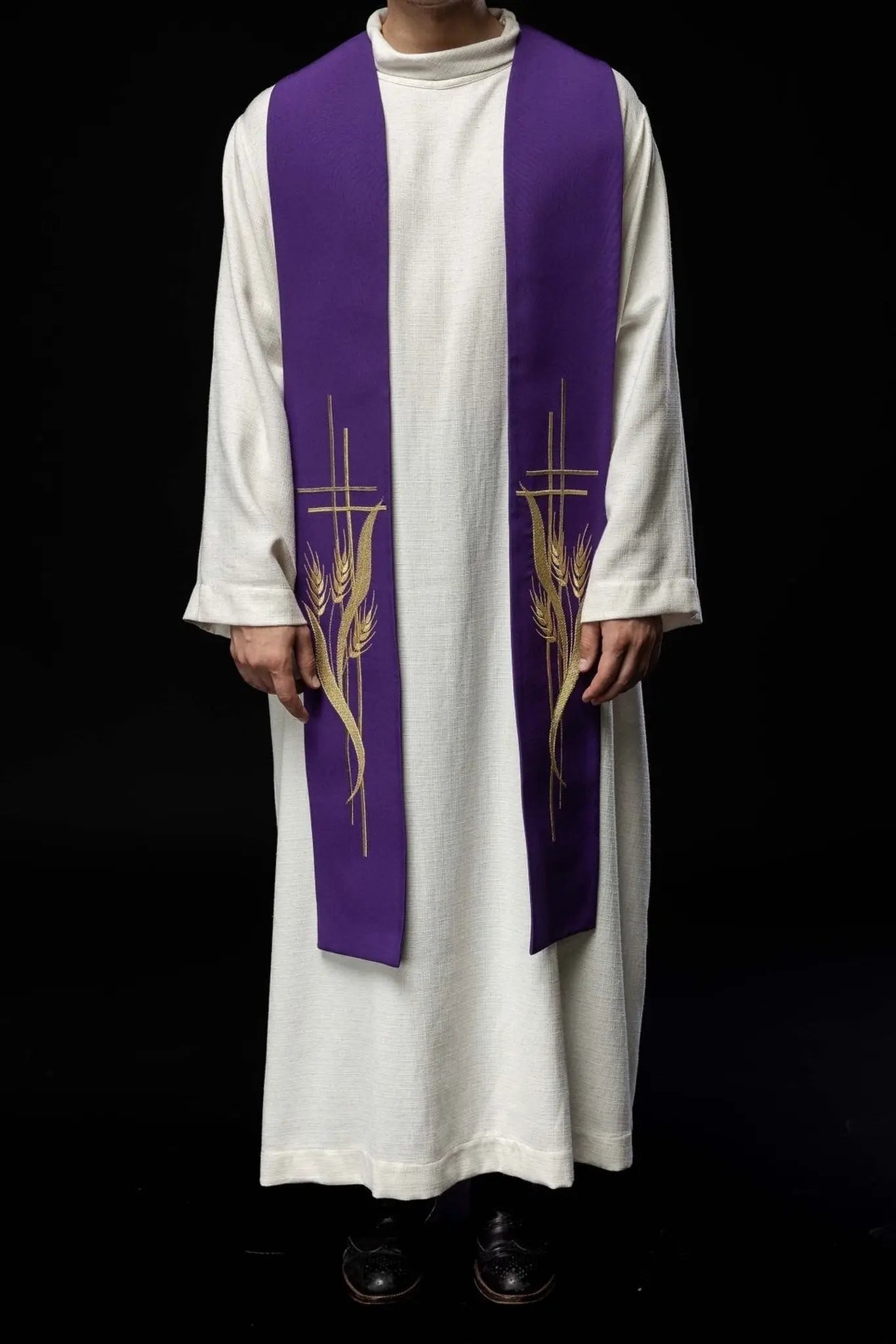 Estola púrpura bordada para sacerdote púrpura