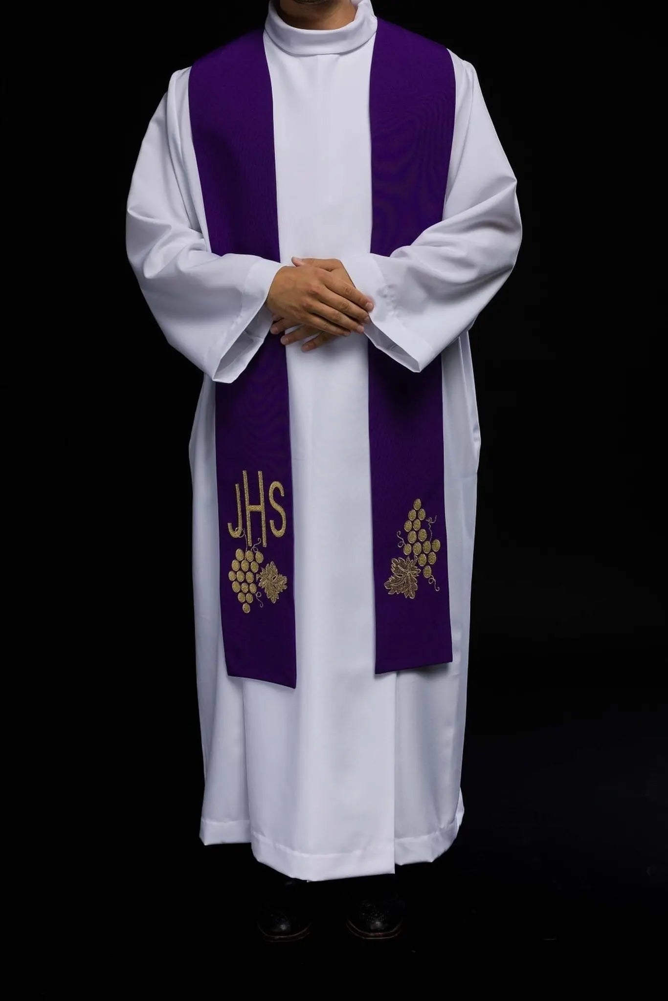 Estola morada bordada para sacerdote IHS con uvas