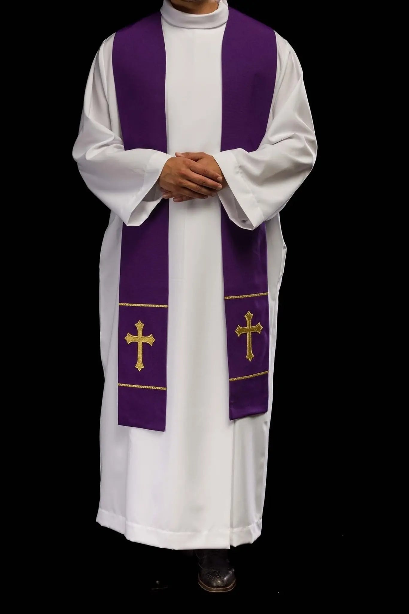 Estola morada bordada con cruz para sacerdote