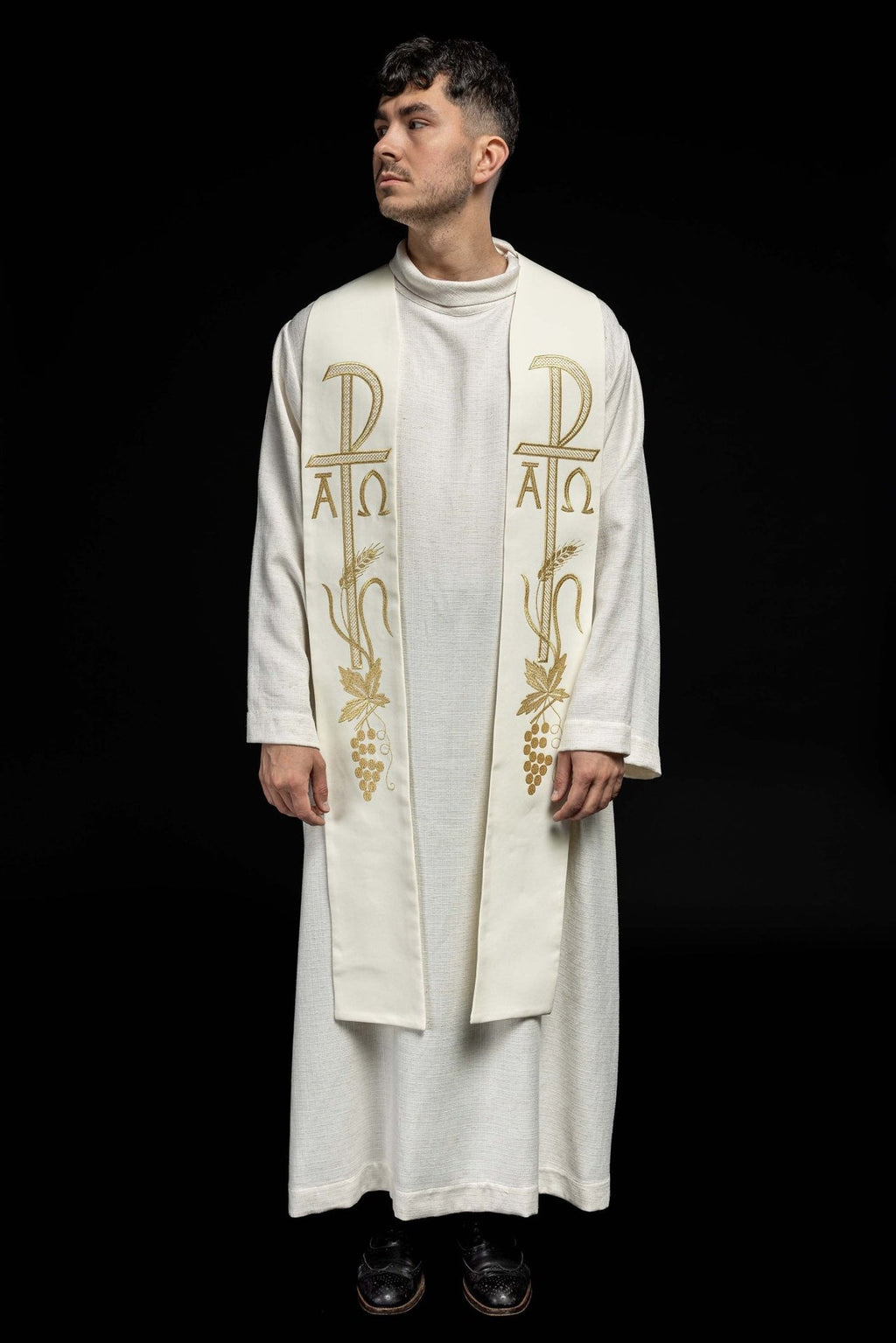 Stuła kapłańska haftowana Alfa i Omega ecru