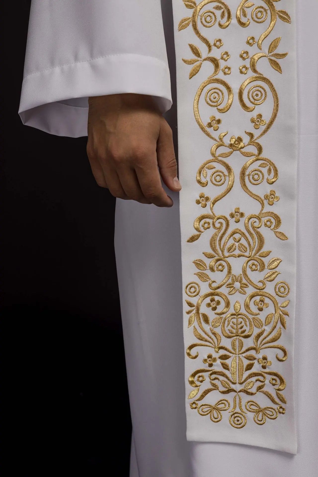 Estola blanca mariana bordada para sacerdote