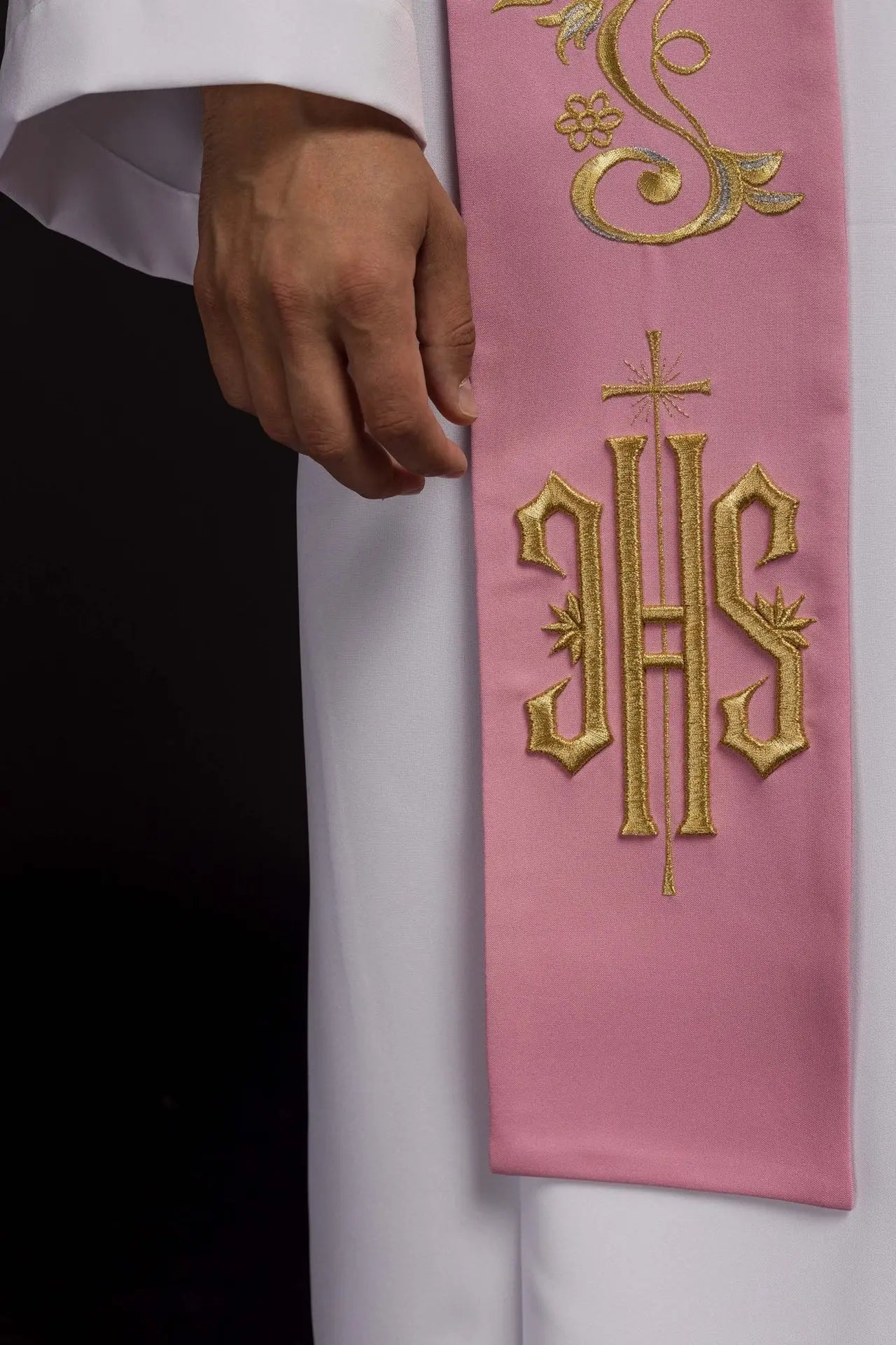 Estola bordada para sacerdote IHS rosa