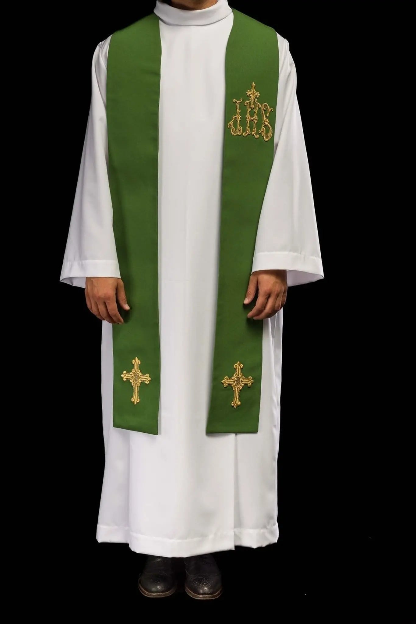 Estola verde para sacerdote bordada con cruz e IHS verde