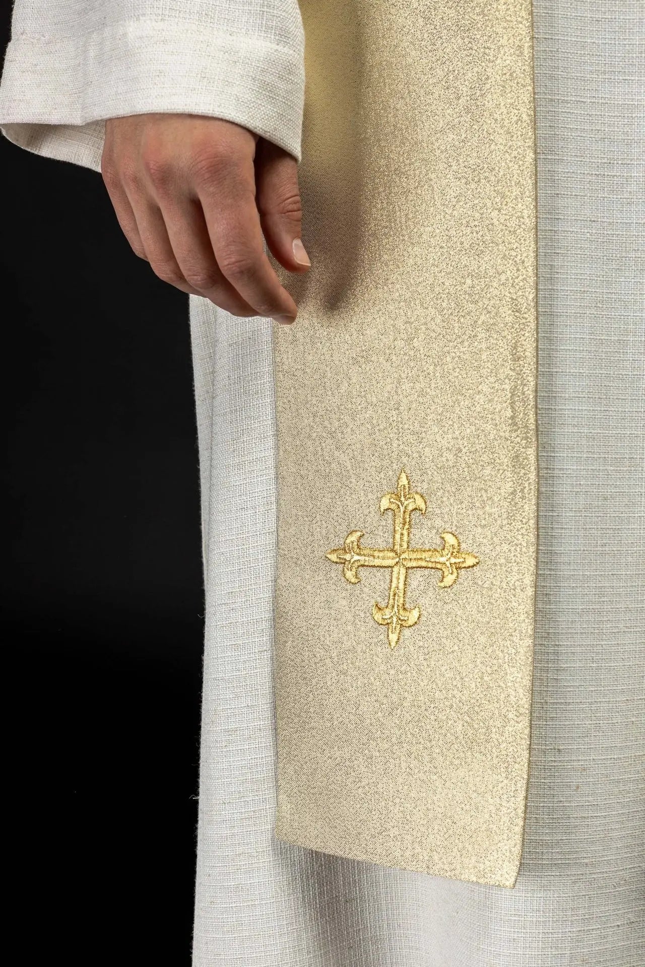 Estola de sacerdote bordada en oro