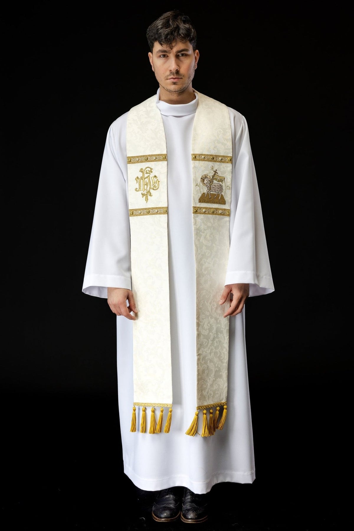 Stuła z barankiem wielkanocnym uszyta na ozdobnej tkaninie