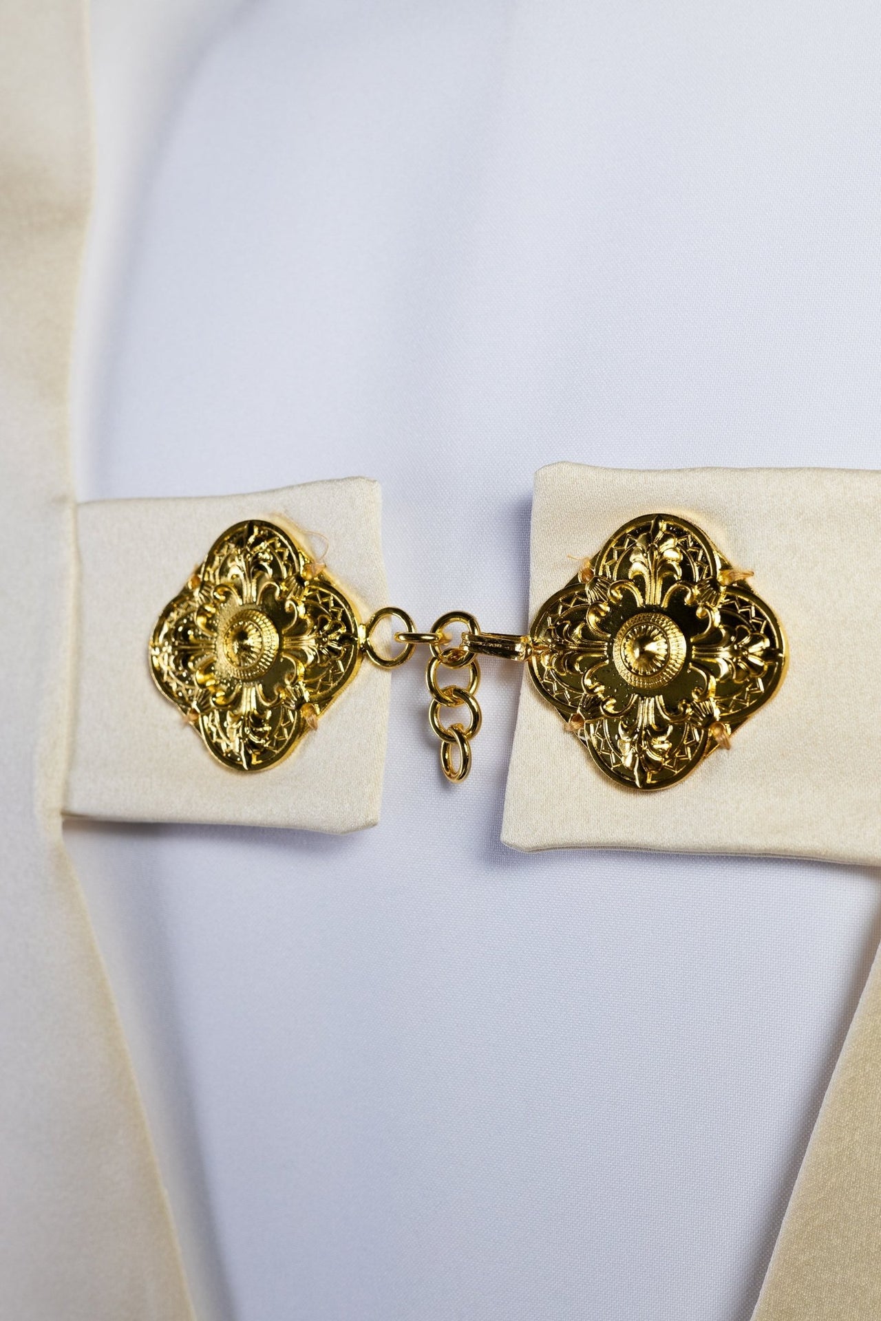 Welon liturgiczny haftowany IHS