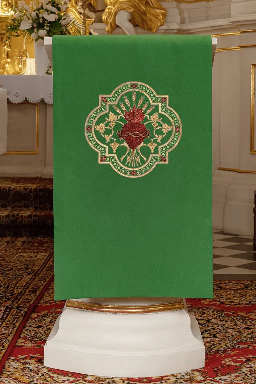 Servilleta bordada del Sagrado Corazón de Jesucristo para leccionario