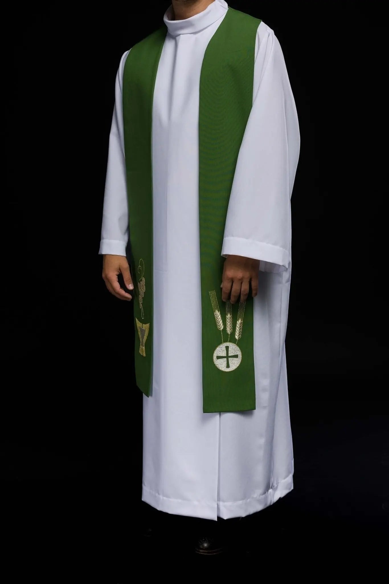 Green priest's stole embroidered Chalice, Ears and Grapes